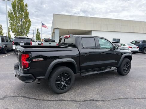 Used 2024 Chevrolet Colorado Trail Boss w/ Technology Package AWD/4WD image 6