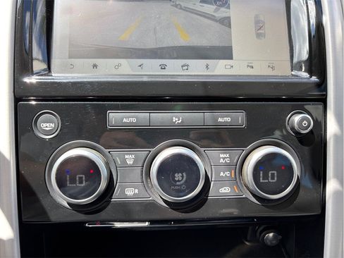 Used 2020 Land Rover Discovery HSE AWD/4WD image 34