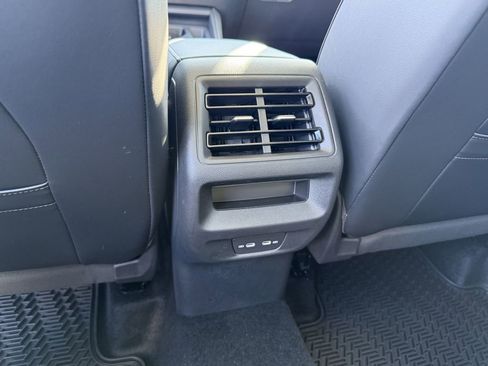 New 2026 Volkswagen Tiguan SE FWD image 25