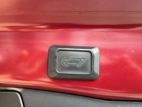 Used 2021 Toyota RAV4 XLE Premium image 20