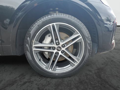 Used 2023 Audi Q5 e Prestige w/ Prestige Package AWD/4WD image 6