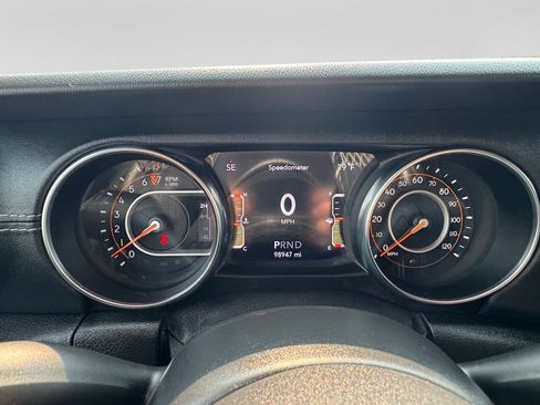 Used 2020 Jeep Wrangler Unlimited Sahara AWD/4WD image 14