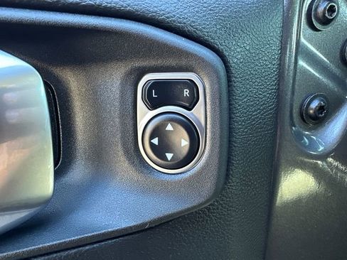 Used 2025 Jeep Wrangler Unlimited Sahara w/ Safety Group AWD/4WD image 30