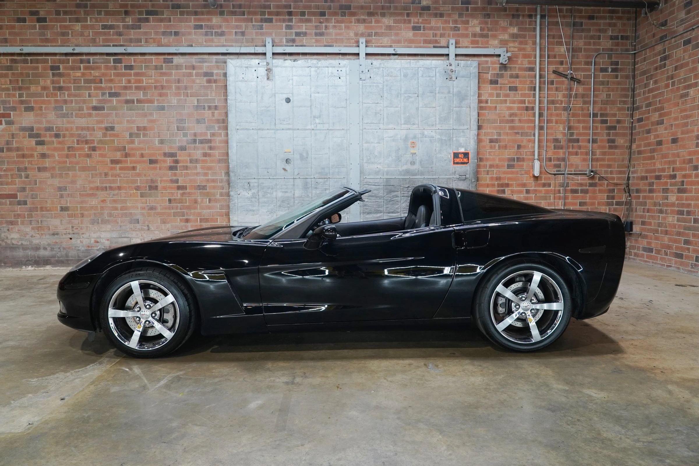 Used 2010 Chevrolet Corvette Coupe w/ Preferred Equipment Group RWD image 35