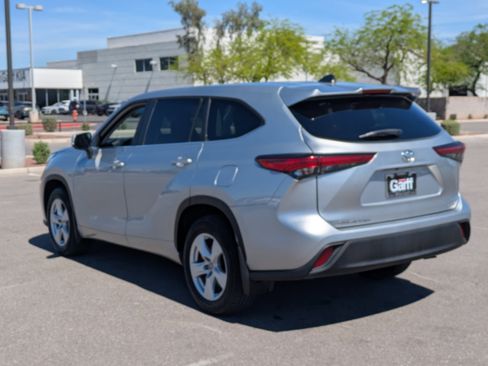 Used 2023 Toyota Highlander L image 3