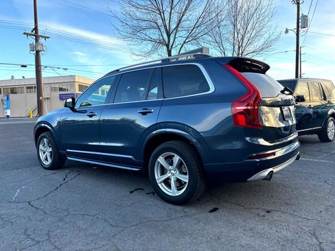 Used 2018 Volvo XC90 T5 Momentum image 3