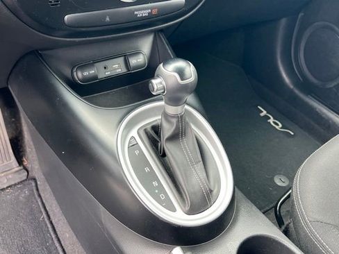 Used 2019 Kia Soul + FWD image 19