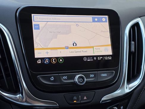 Used 2023 Chevrolet Equinox Premier image 15