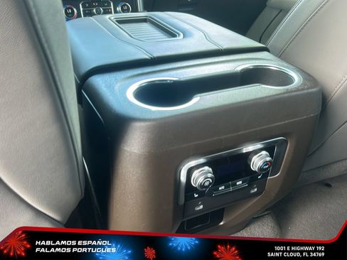 Certified 2024 GMC Yukon XL SLT w/ SLT Luxury Package AWD/4WD image 27