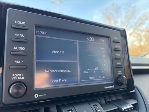 Used 2021 Toyota RAV4 XLE Premium image 15