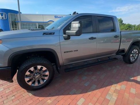 Used 2024 Chevrolet Silverado 2500 Custom w/ Custom Value Package AWD/4WD image 7