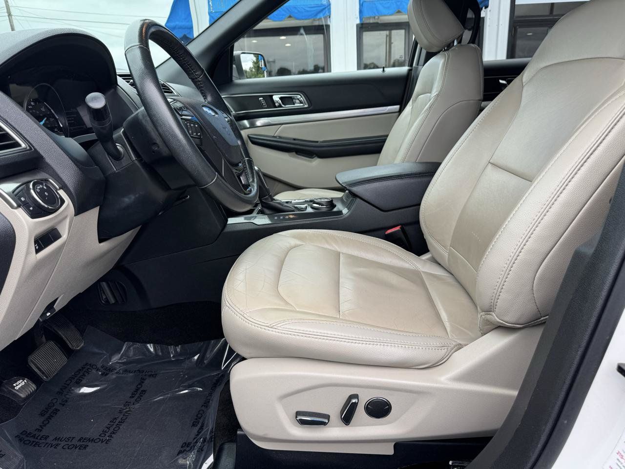 Used 2018 Ford Explorer XLT w/ Equipment Group 202A AWD/4WD image 10