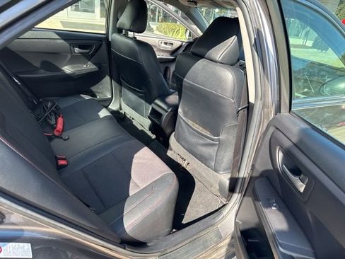 Used 2017 Toyota Camry SE image 65