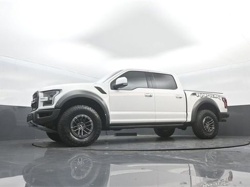 Certified 2018 Ford F150 Raptor w/ Equipment Group 802A Luxury image 29