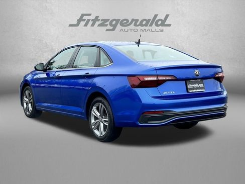 Used 2024 Volkswagen Jetta SE image 8
