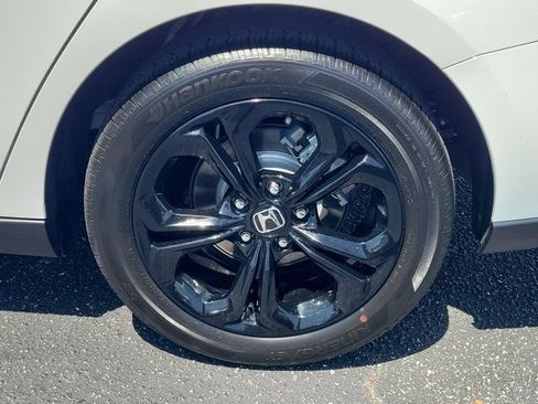 Certified 2025 Honda Accord SE image 29