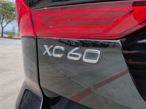 Used 2025 Volvo XC60 B5 Plus image 36