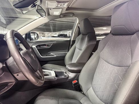 Certified 2025 Toyota RAV4 XLE w/ Convenience Package FWD image 19