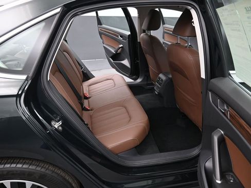 Used 2022 Volkswagen Passat 2.0T image 31