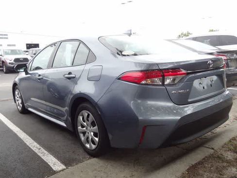Certified 2025 Toyota Corolla LE FWD image 5