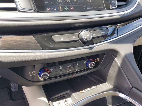 Used 2023 Buick Enclave Essence image 21