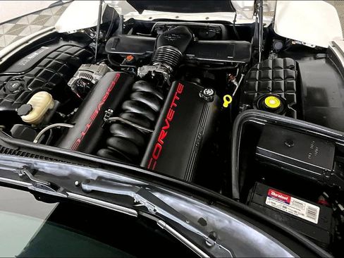 Used 2002 Chevrolet Corvette Coupe w/ Preferred Equipment Group2 image 7