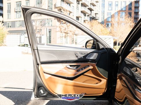 Used 2019 Mercedes-Benz S 560 4MATIC Sedan w/ Premium Package image 46