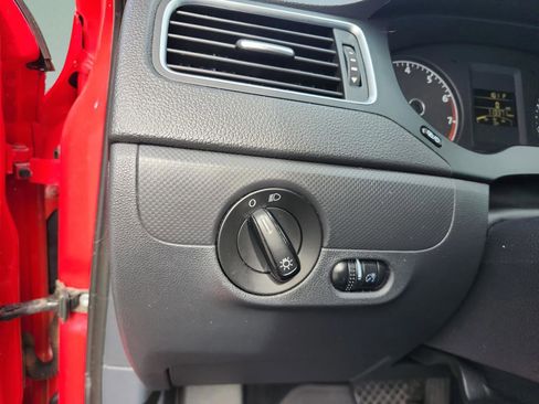 Used 2013 Volkswagen Jetta S image 12