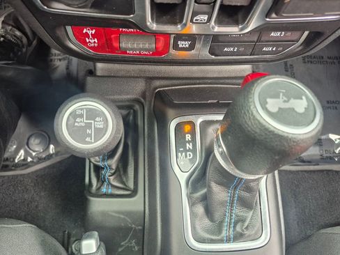 Used 2023 Jeep Wrangler Unlimited Rubicon 4xe w/ Cold Weather Group AWD/4WD image 22
