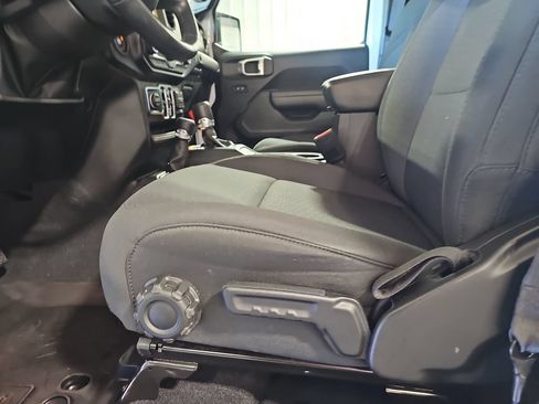 Used 2023 Jeep Gladiator Sport AWD/4WD image 28