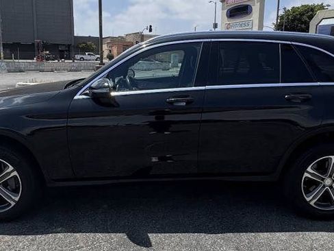 Used 2017 Mercedes-Benz GLC 300 image 4