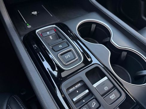 Used 2025 Honda Pilot Touring image 28