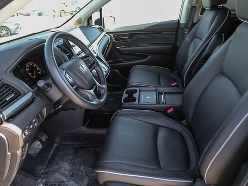 Used 2025 Honda Odyssey Touring image 17