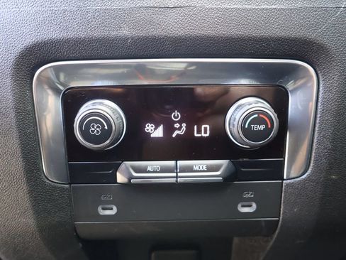 Used 2021 Chevrolet Suburban Z71 AWD/4WD image 31