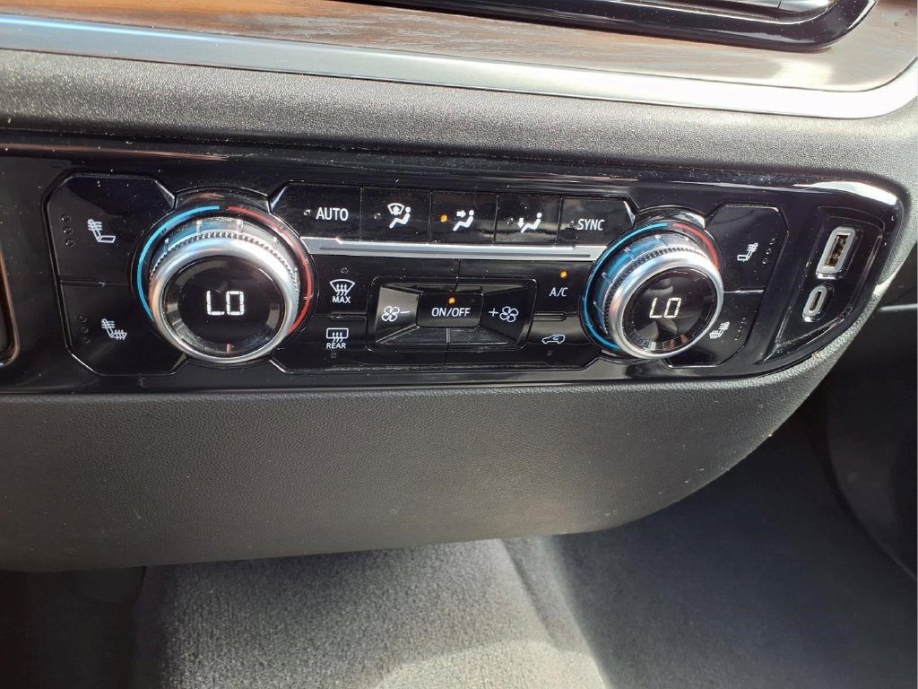 Used 2025 GMC Sierra 1500 SLT AWD/4WD image 7
