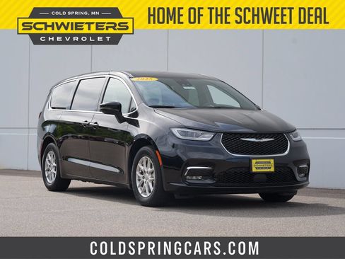 Used 2025 Chrysler Pacifica Select FWD image 1