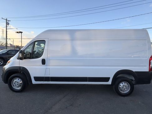 Used 2023 RAM ProMaster 2500 image 4