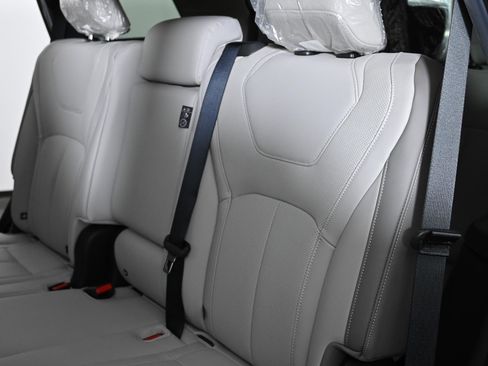 New 2026 INFINITI QX60 Luxe image 18