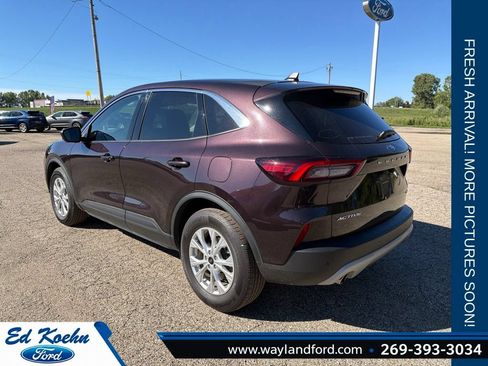 Used 2023 Ford Escape Active w/ Tech Pack #2 AWD/4WD image 3