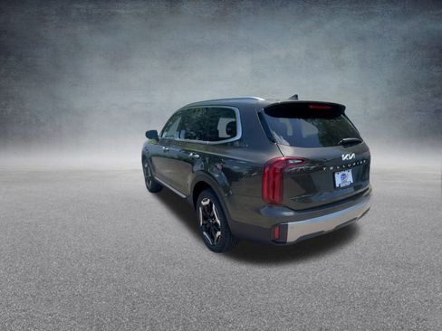Used 2025 Kia Telluride S image 18