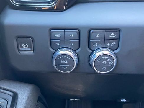 Used 2023 GMC Sierra 1500 AT4 w/ AT4 Preferred Package AWD/4WD image 23