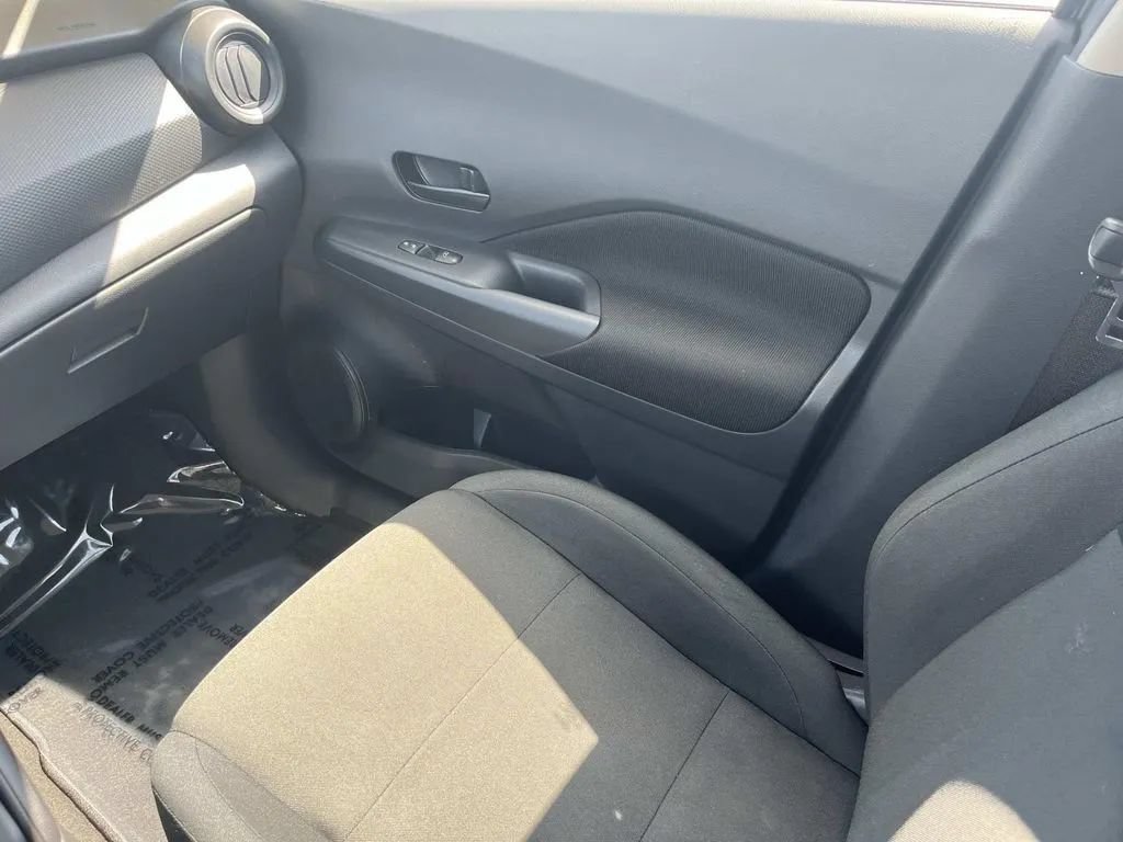 Used 2024 Nissan Kicks S FWD image 13