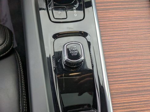 Certified 2023 Volvo XC60 B6 Ultimate w/ Protection Package Premier image 19