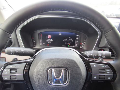 Used 2024 Honda Pilot Elite image 16