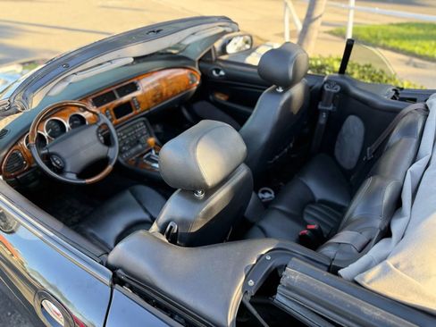 Used 2004 Jaguar XK8 Convertible image 19
