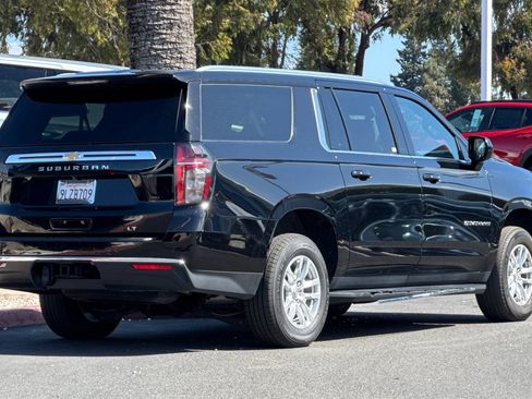 Used 2024 Chevrolet Suburban LT image 5