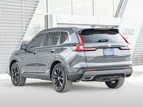 Used 2024 Honda CR-V Sport Touring image 4