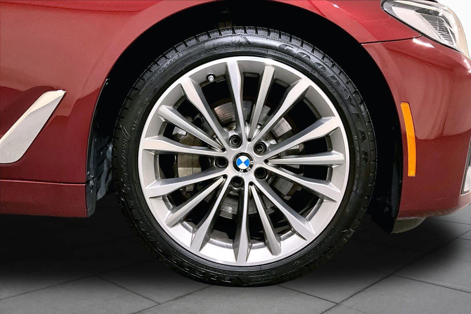 Used 2023 BMW 530i xDrive w/ Premium Package AWD/4WD image 20