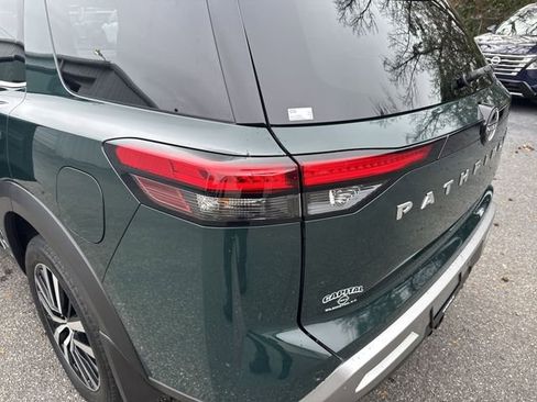 Used 2024 Nissan Pathfinder Platinum image 36