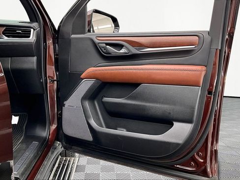 Used 2023 GMC Yukon Denali Ultimate image 24